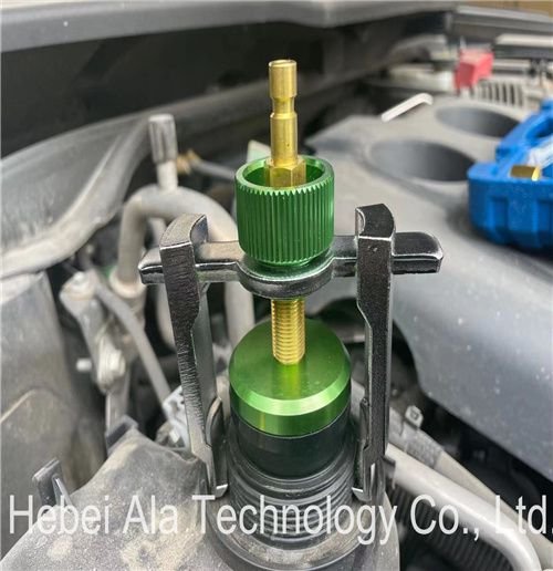 13-Piece Universal Radiator Pressure Tester Tool Kit Cooling System Testing Tool Water Tank Leakage Detector